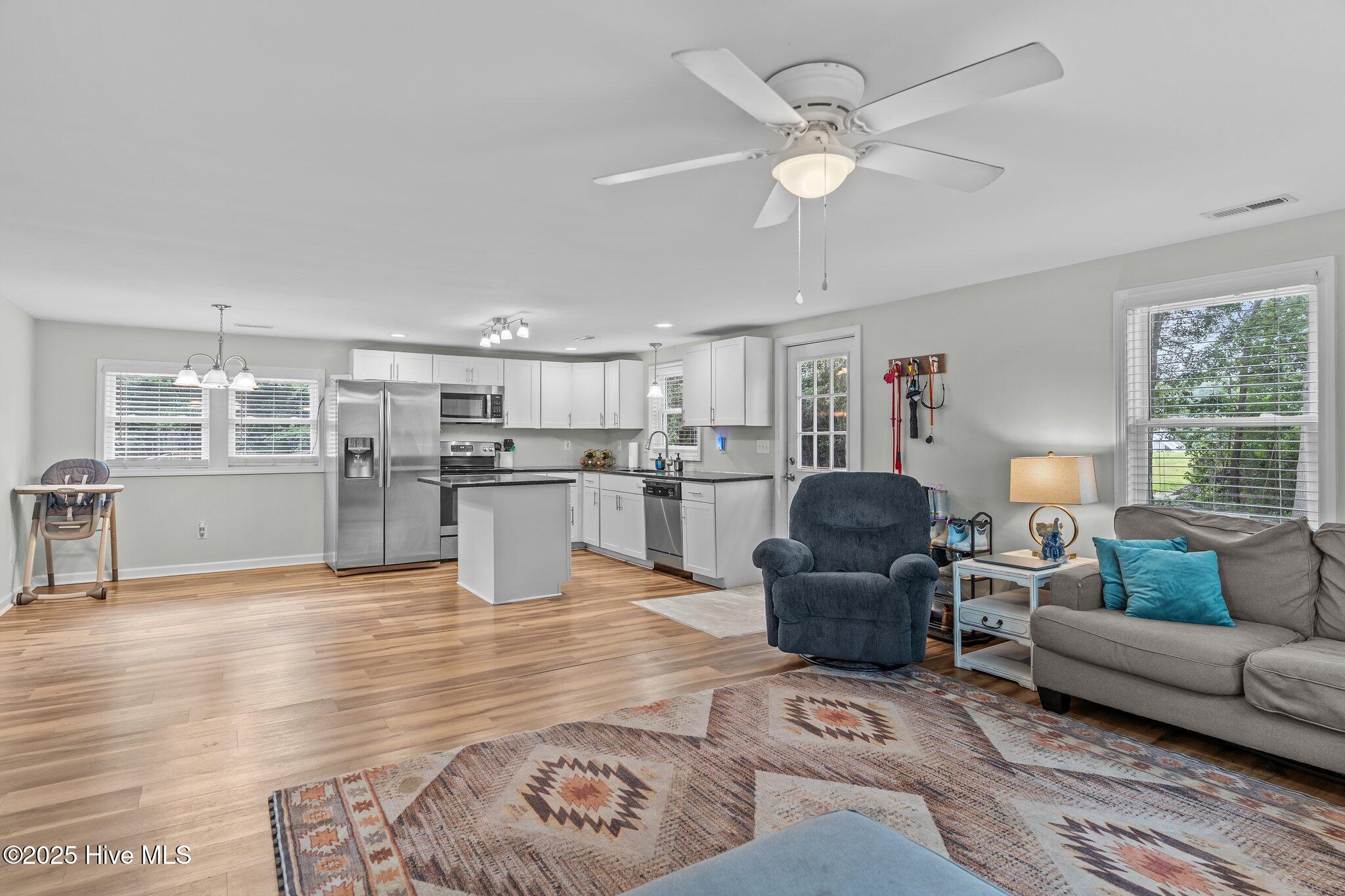 9433 Nc Highway 53 E