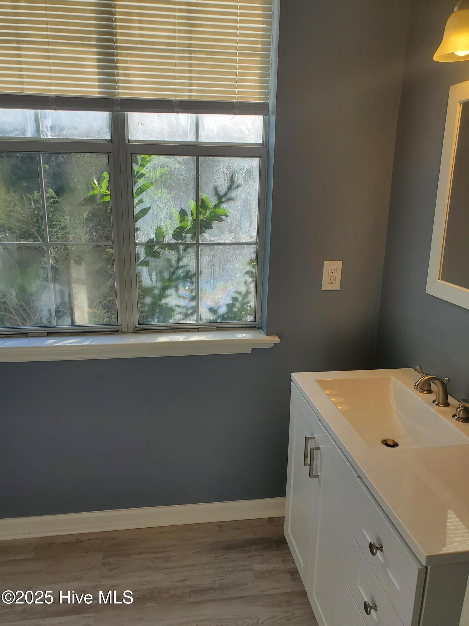 4220 Wilshire Boulevard 304c