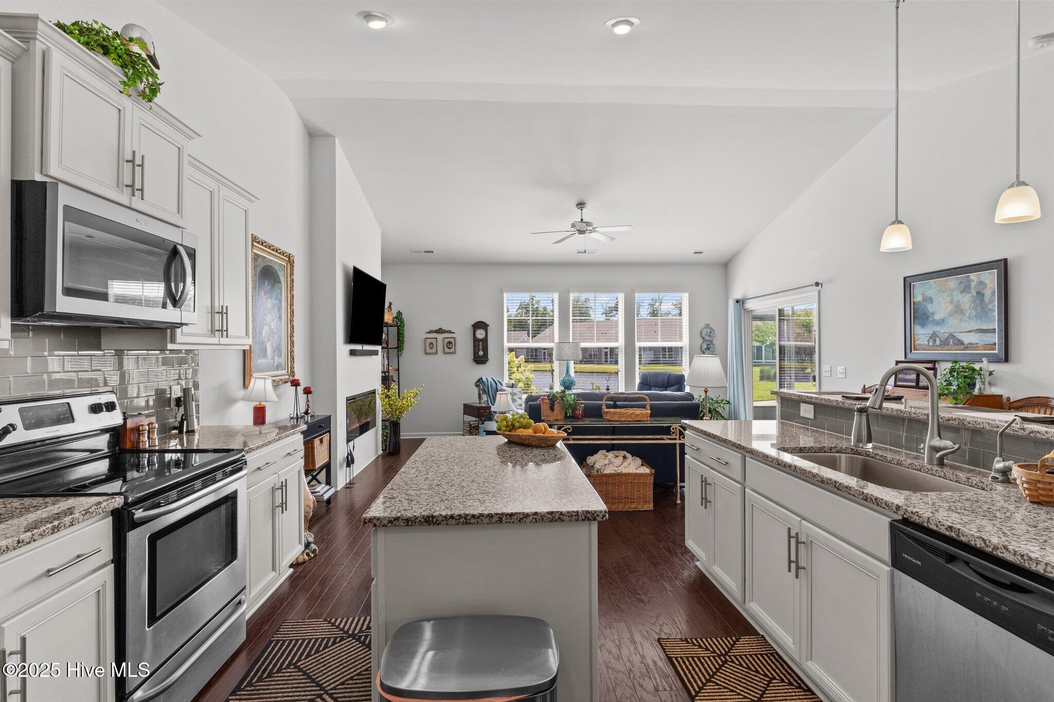 627 Cambeck Drive SE, Unit 3