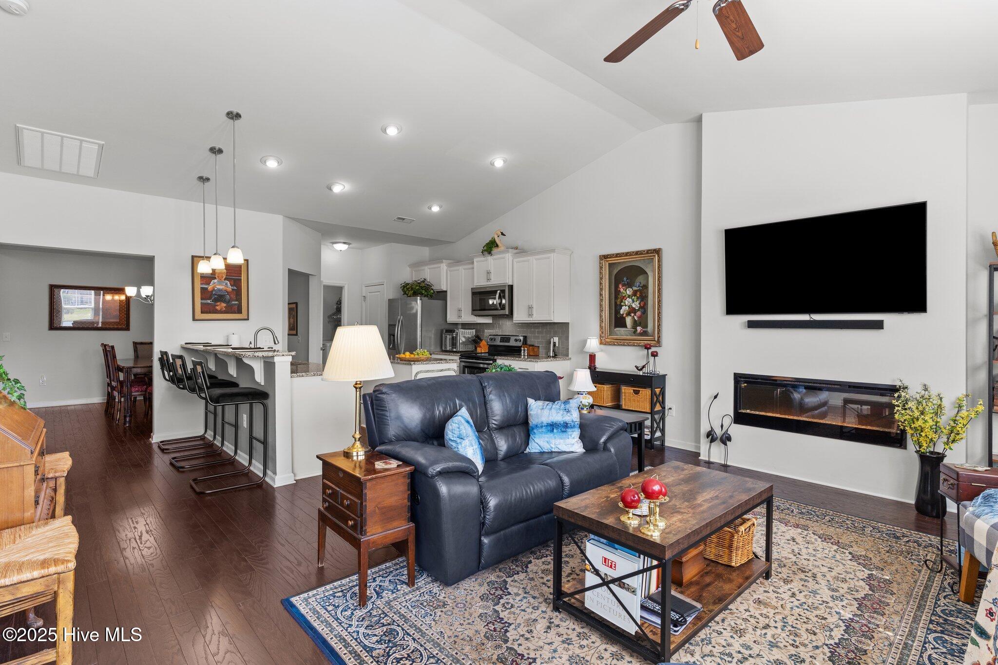 627 Cambeck Drive SE, Unit 3