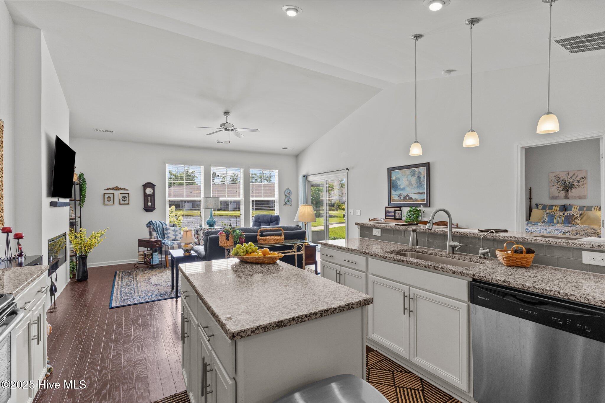 627 Cambeck Drive SE, Unit 3