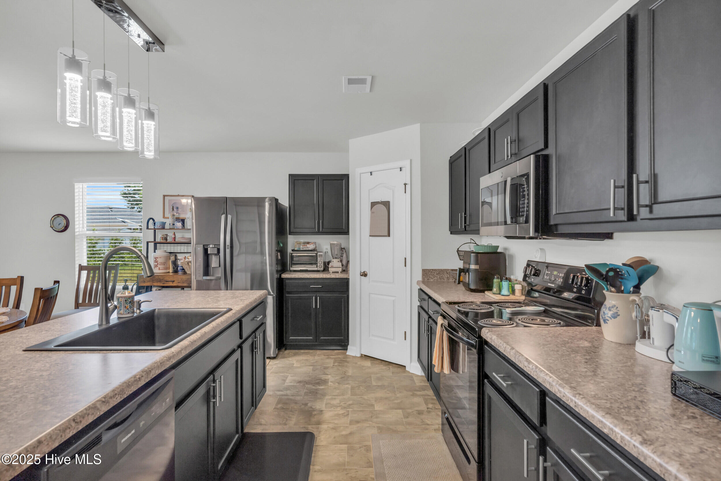 693 Landmark Cove