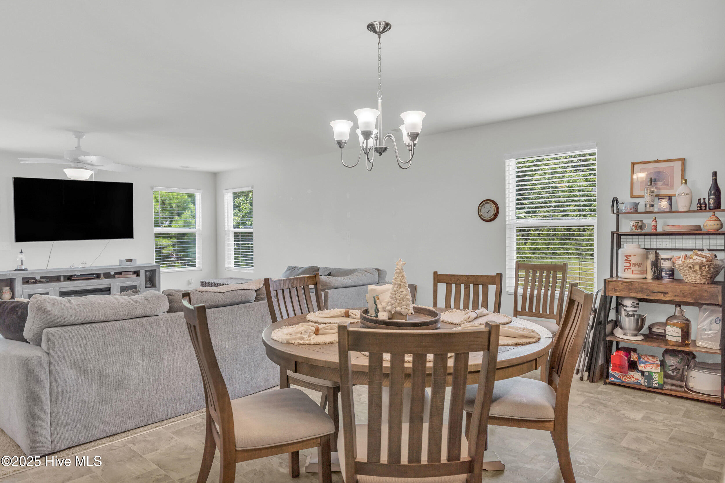 693 Landmark Cove