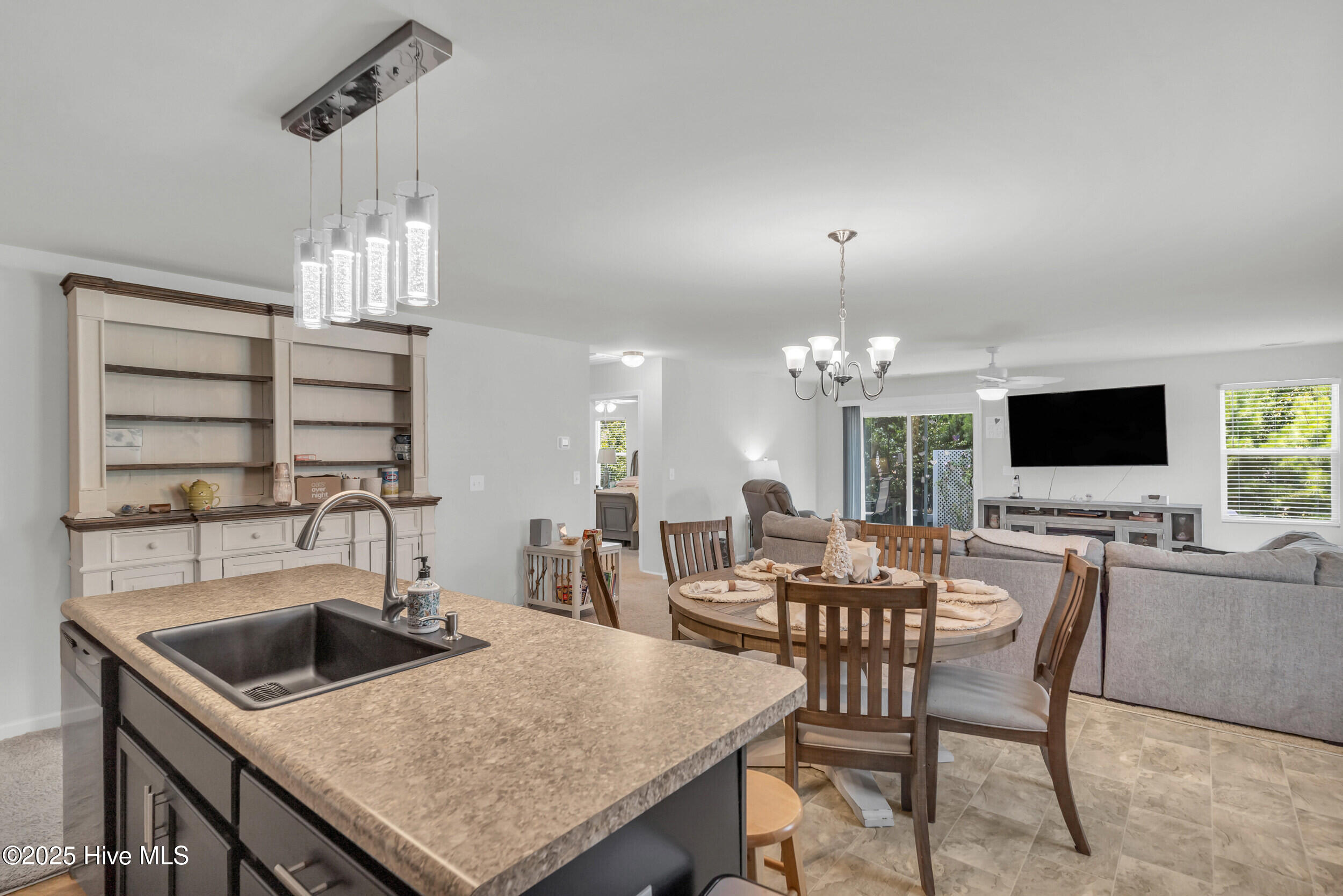 693 Landmark Cove