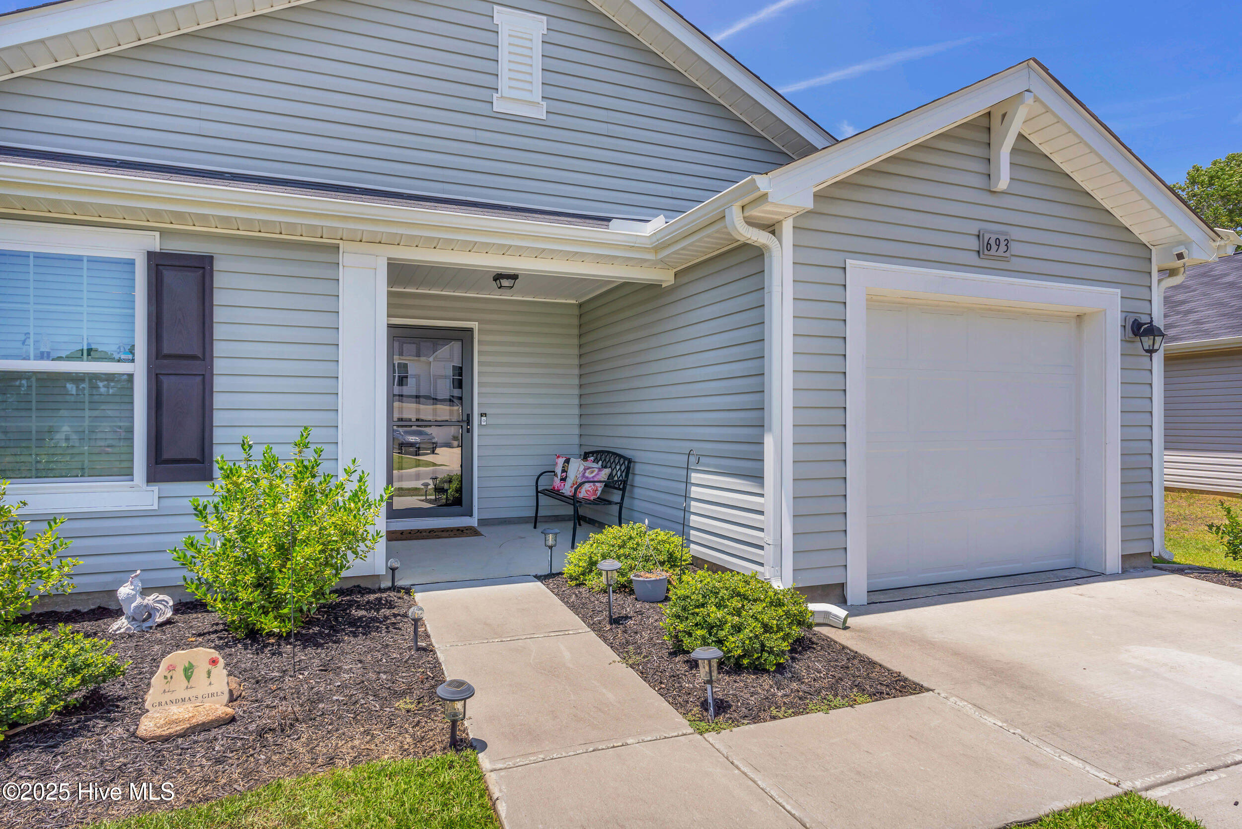 693 Landmark Cove