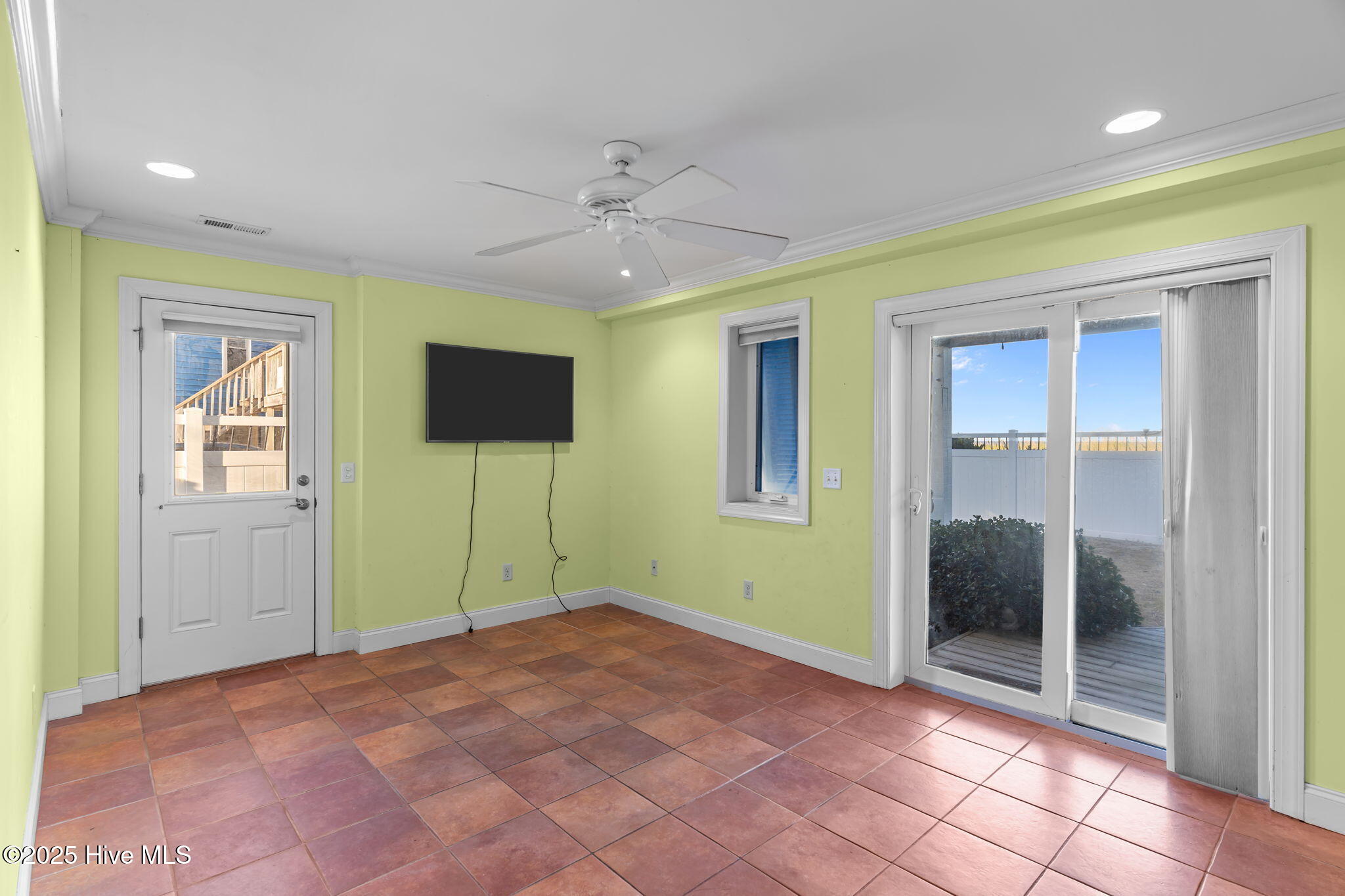 829 Fort Fisher Boulevard S