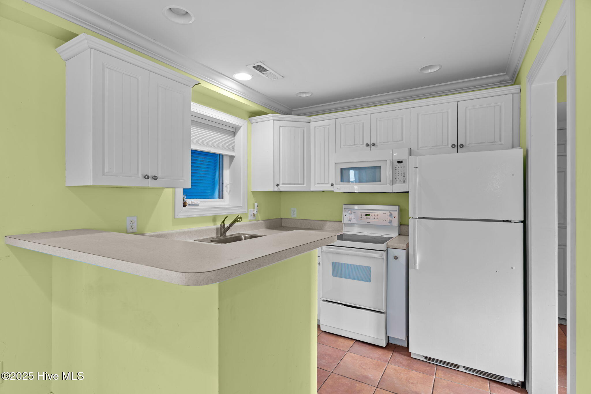 829 Fort Fisher Boulevard S