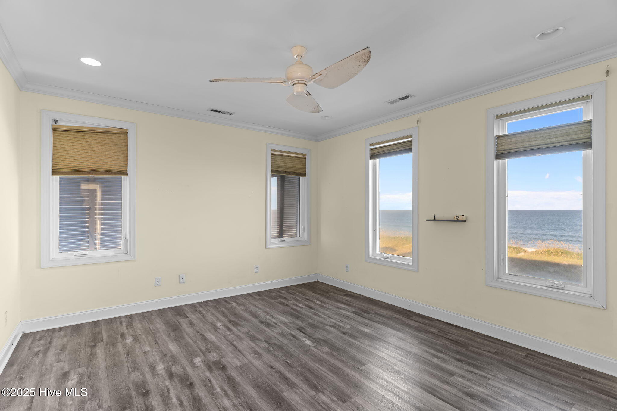 829 Fort Fisher Boulevard S