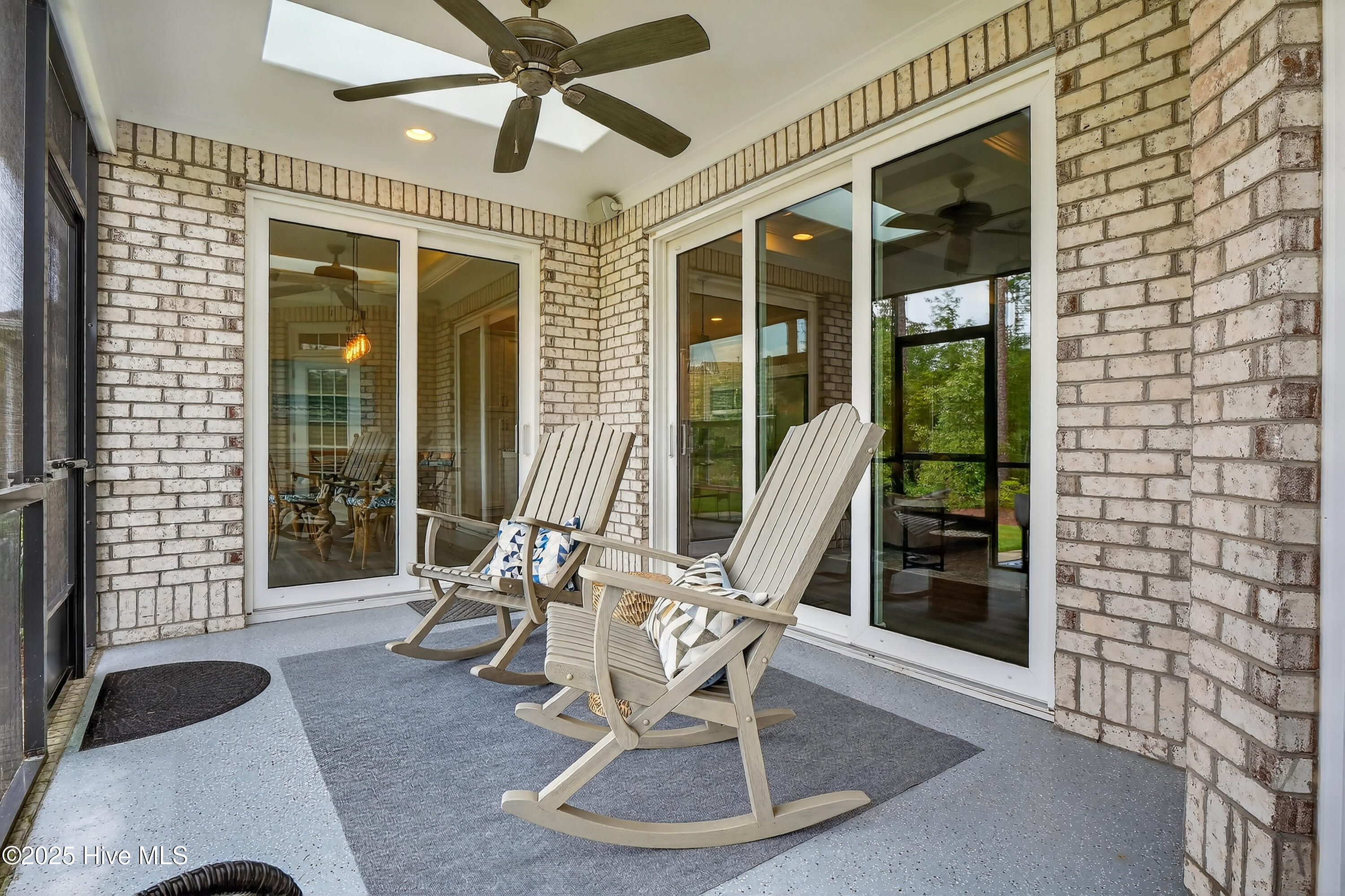 4244 Moorland Lane