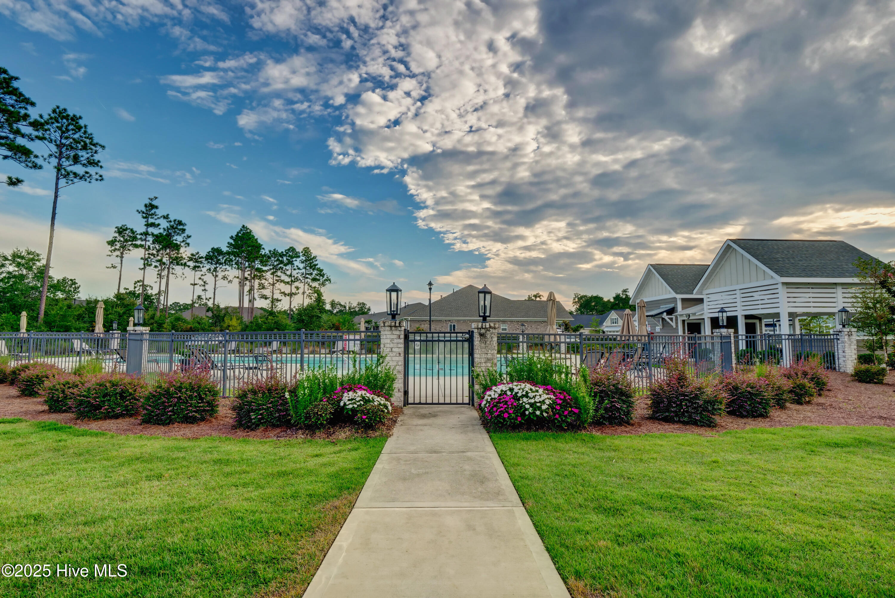 4244 Moorland Lane
