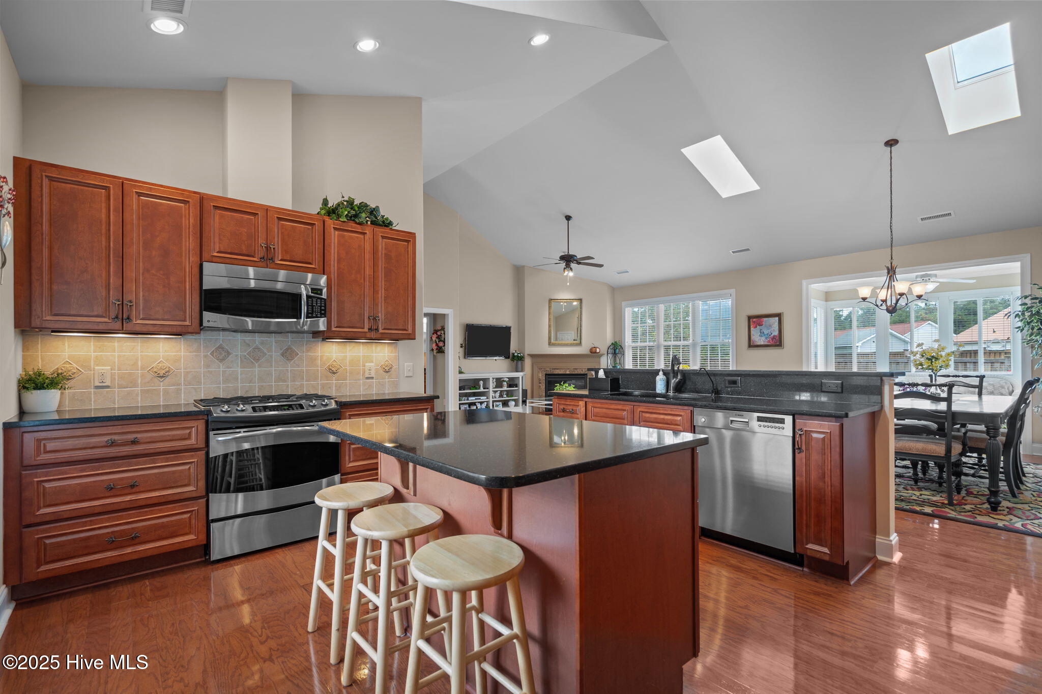 3095 Woodbend Court, Leland