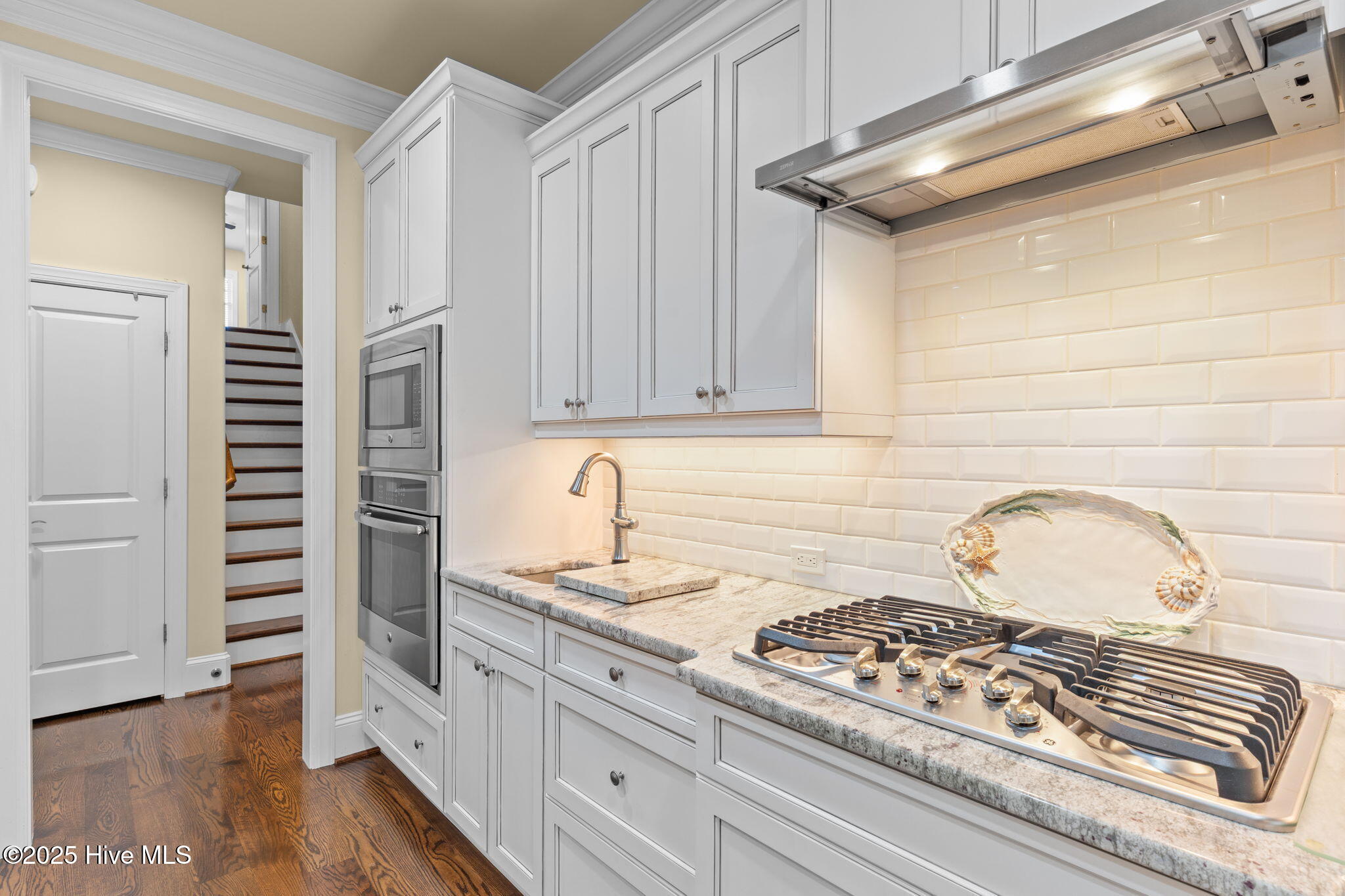 5090 Stoney Point Drive