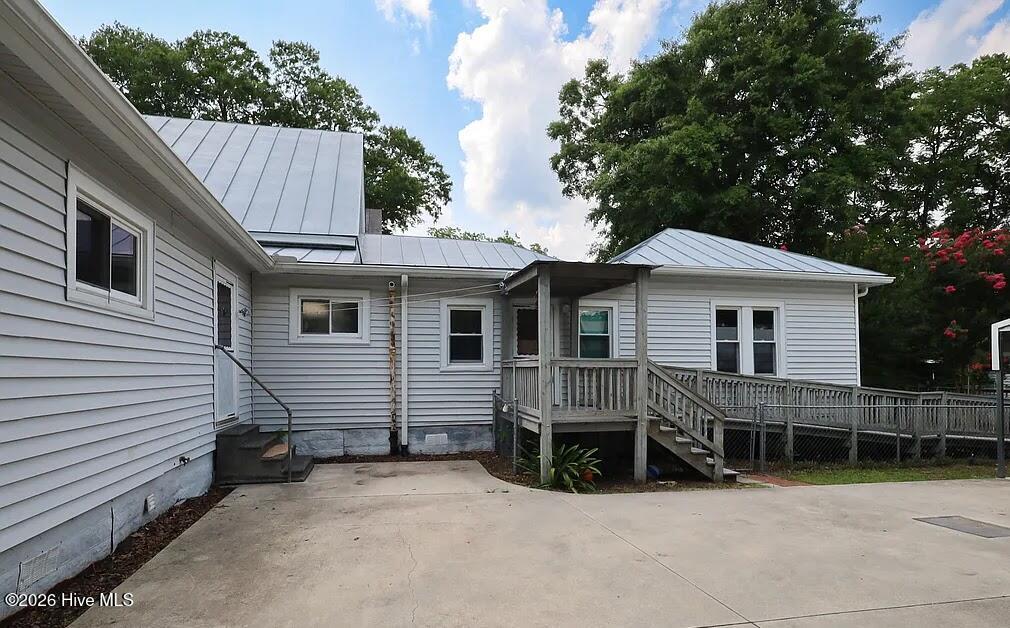 112 W Foy Street