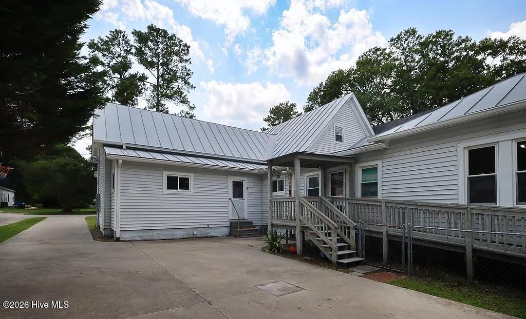 112 W Foy Street