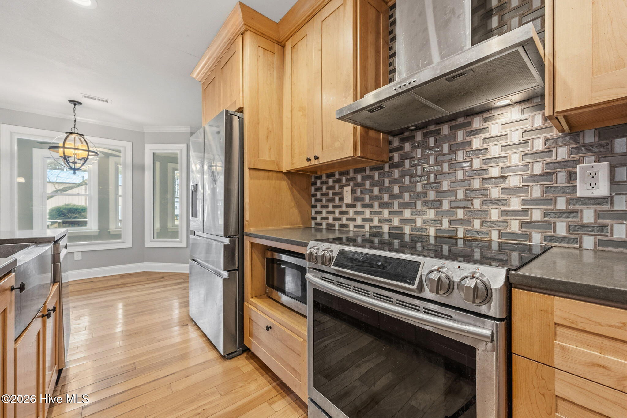 594 Whitestocking Road