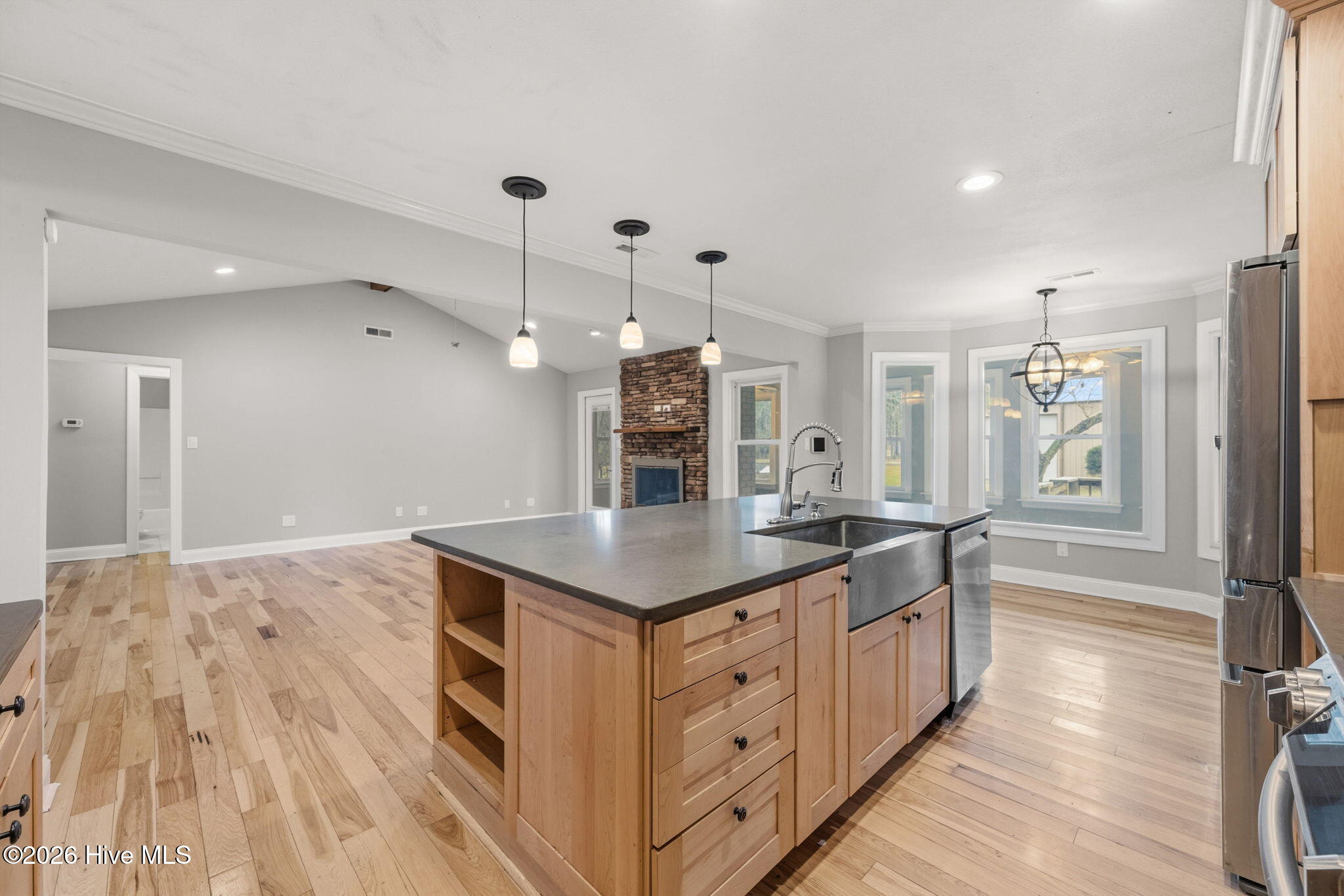 594 Whitestocking Road