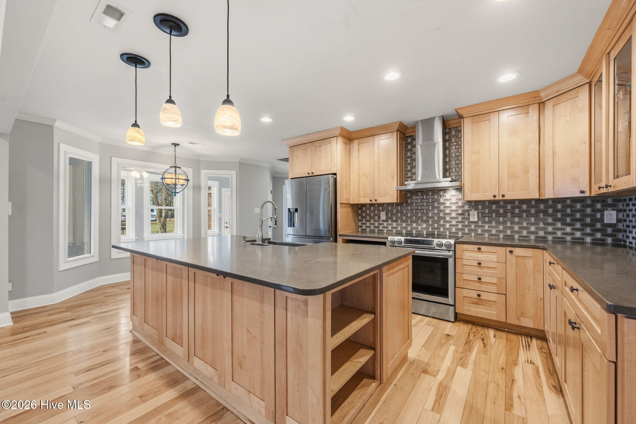 594 Whitestocking Road