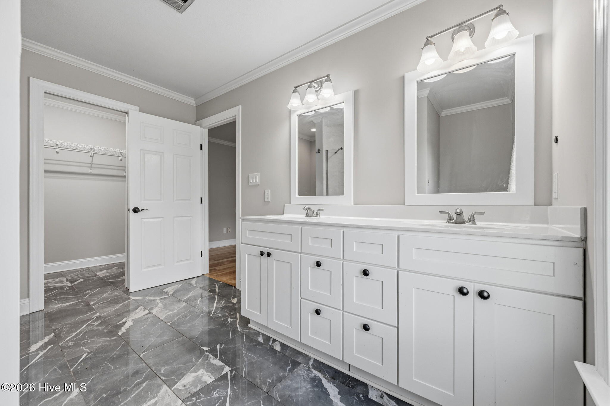 594 Whitestocking Road