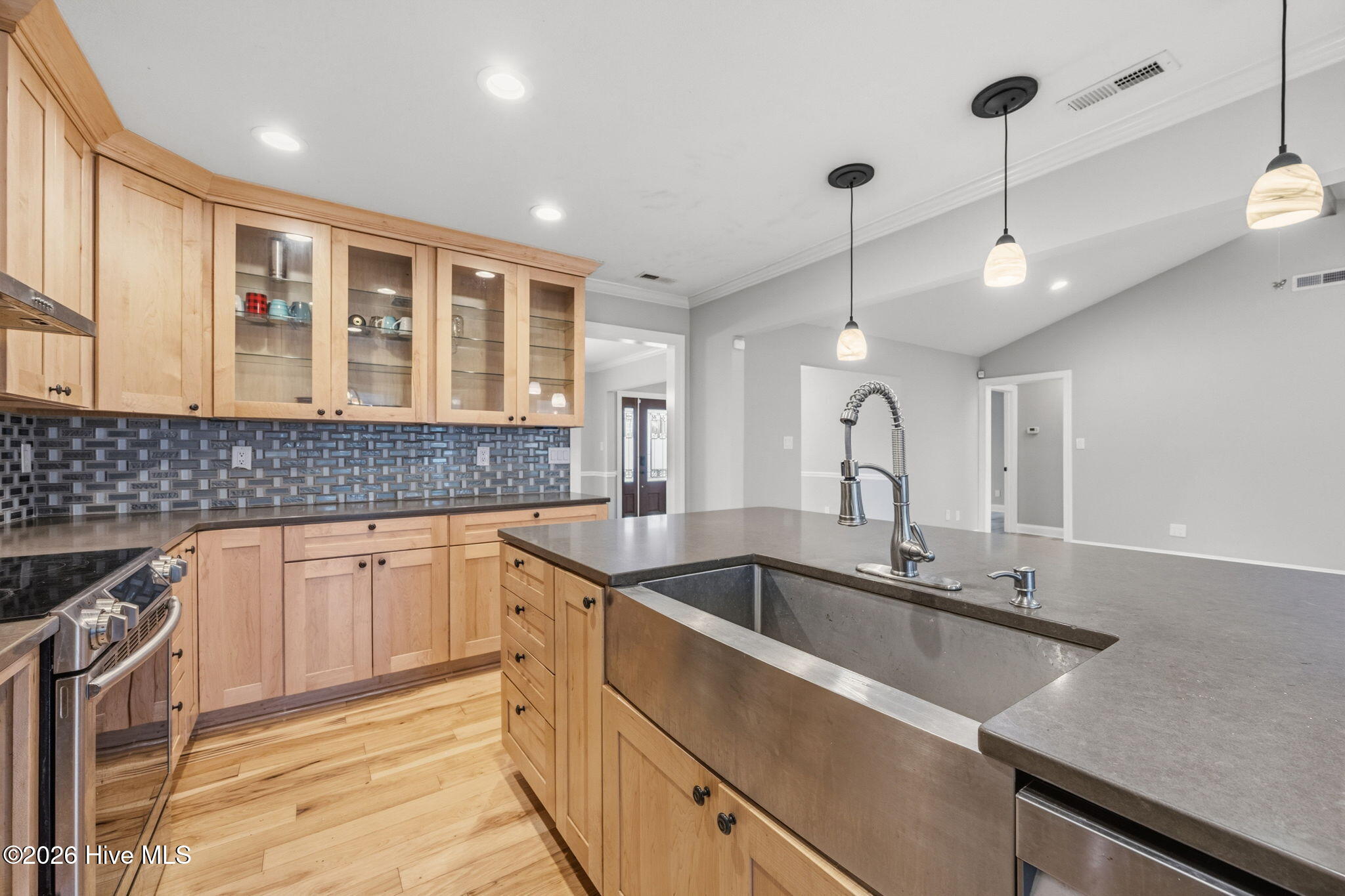 594 Whitestocking Road