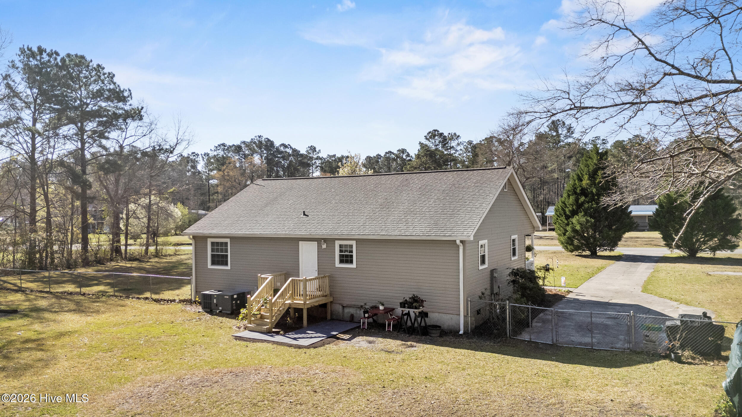 112 Dogwood Circle