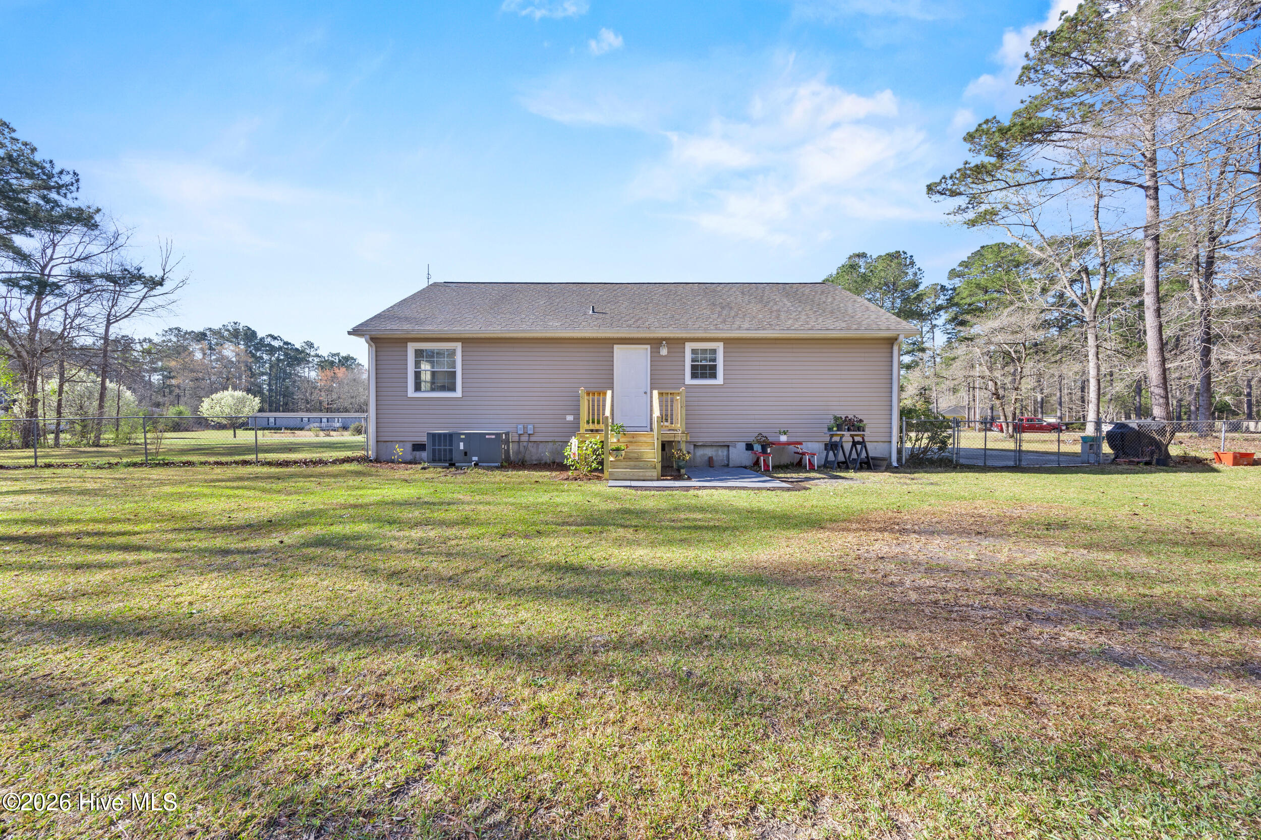 112 Dogwood Circle