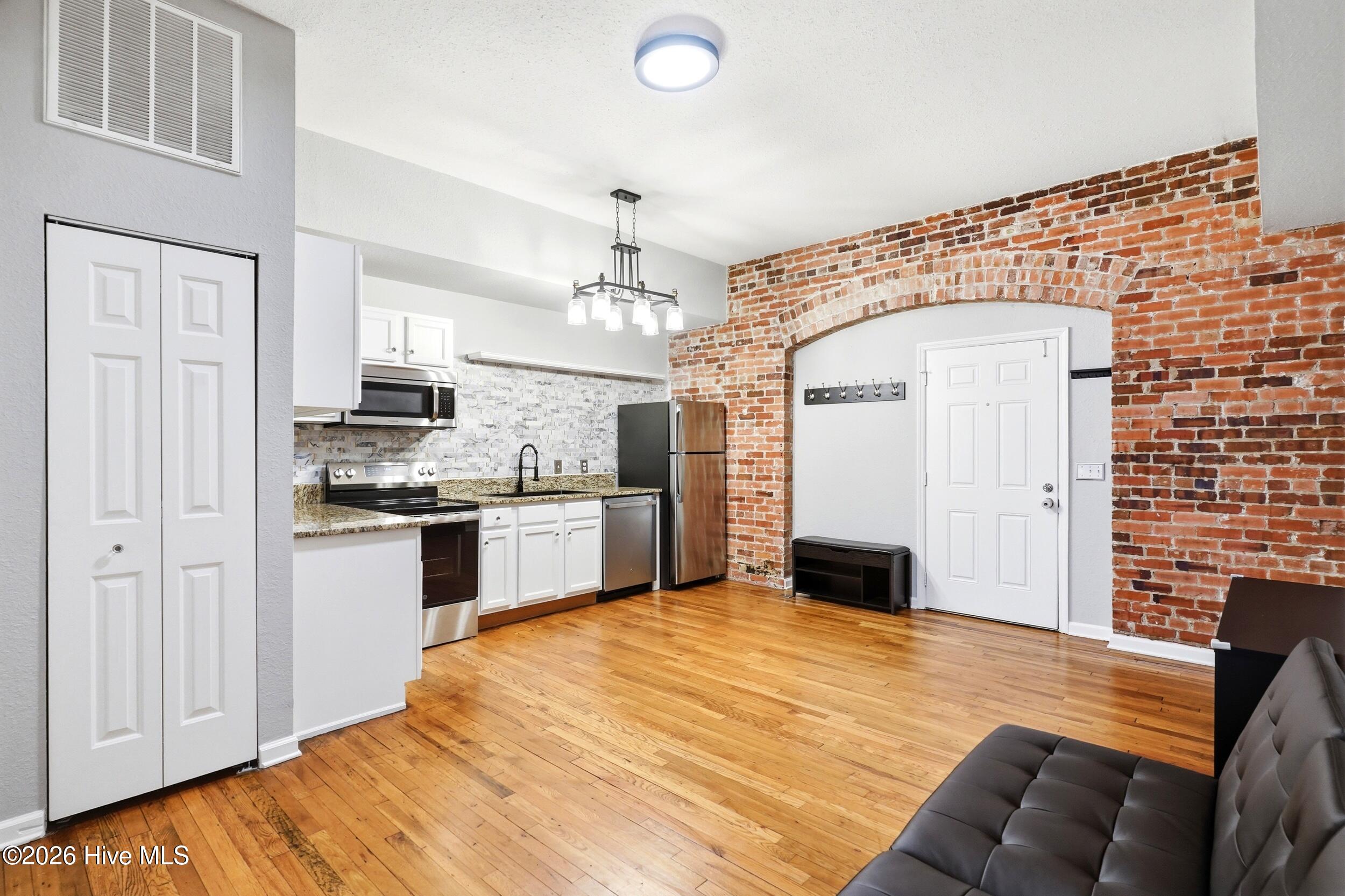 304 N Front Street Apt E