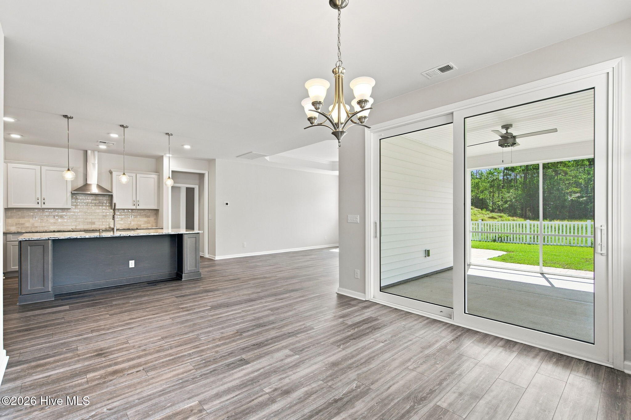 609 Edgeside Drive SE