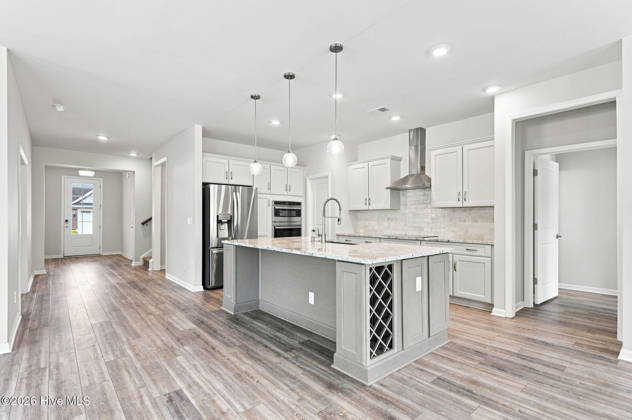 609 Edgeside Drive SE