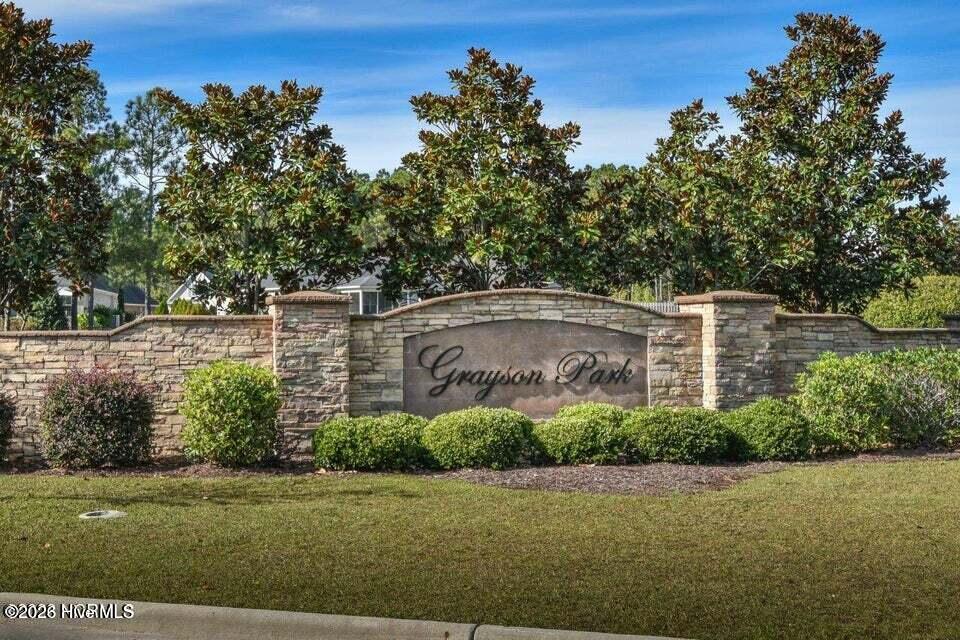 1040 Lanterns Lane