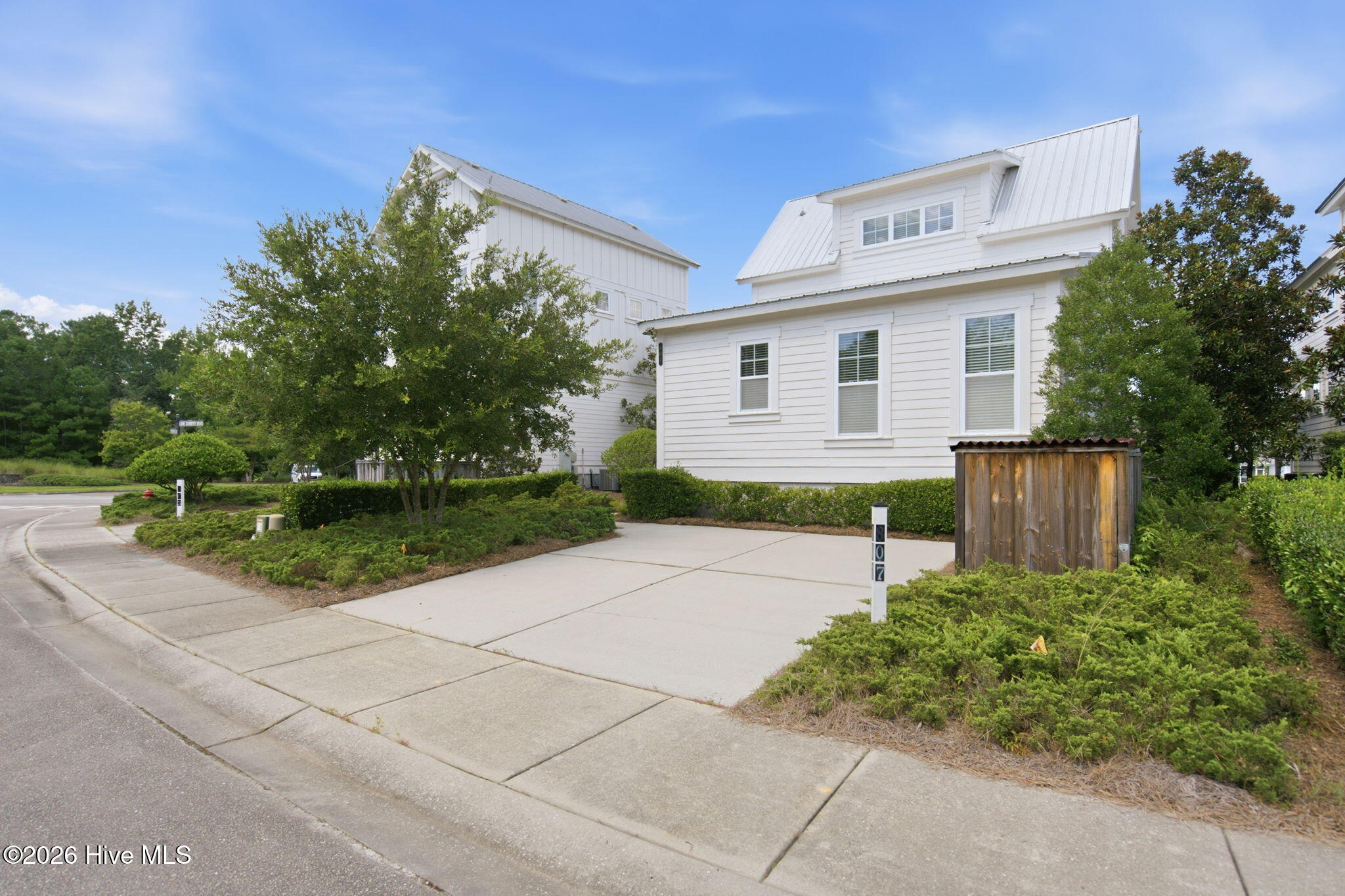 807 Meadowsweet Lane