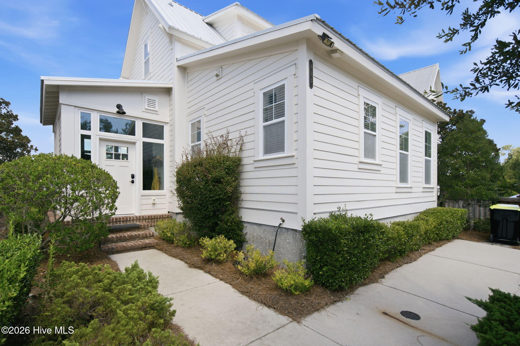 807 Meadowsweet Lane