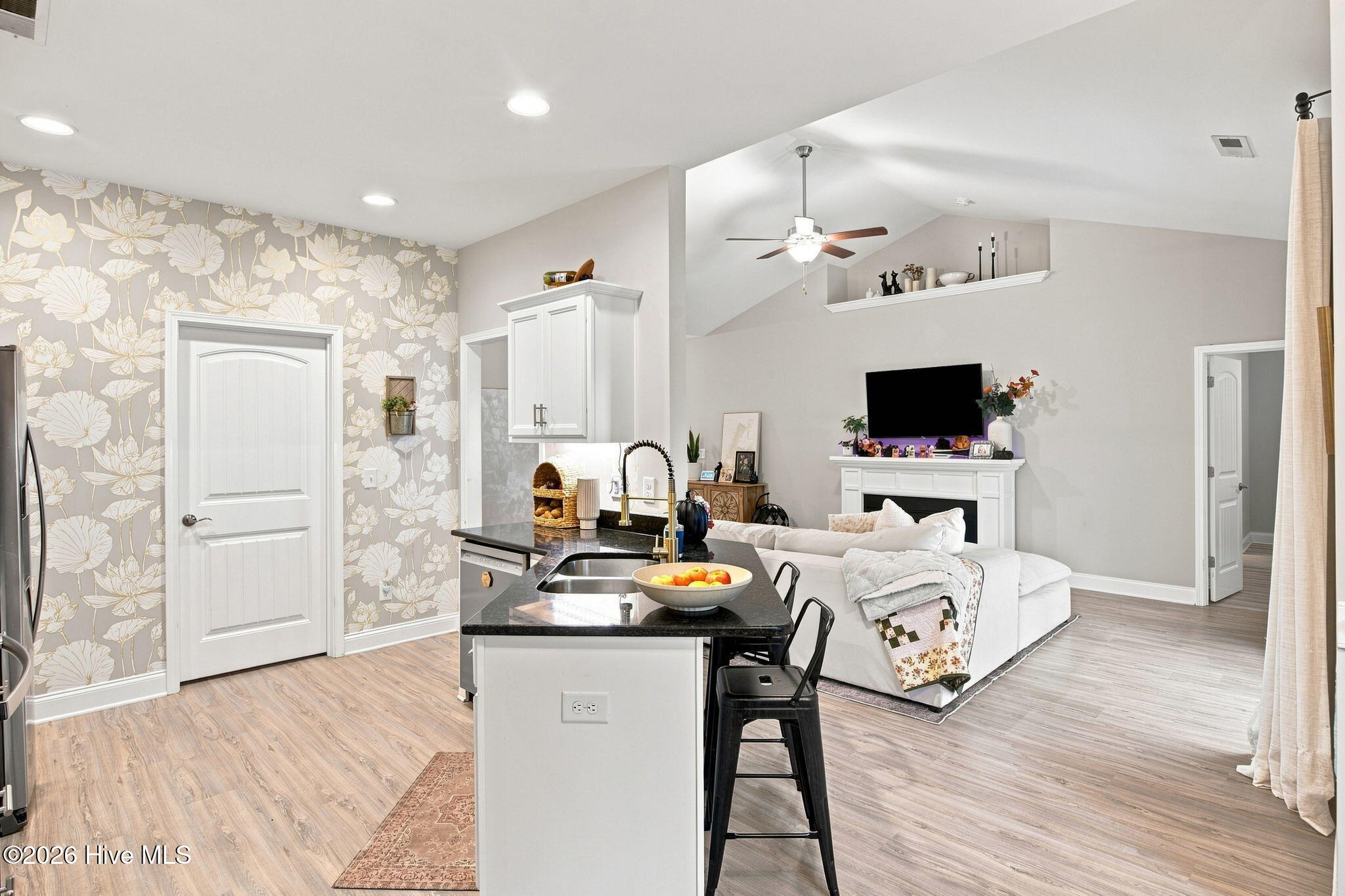 380 Southbend Court NE