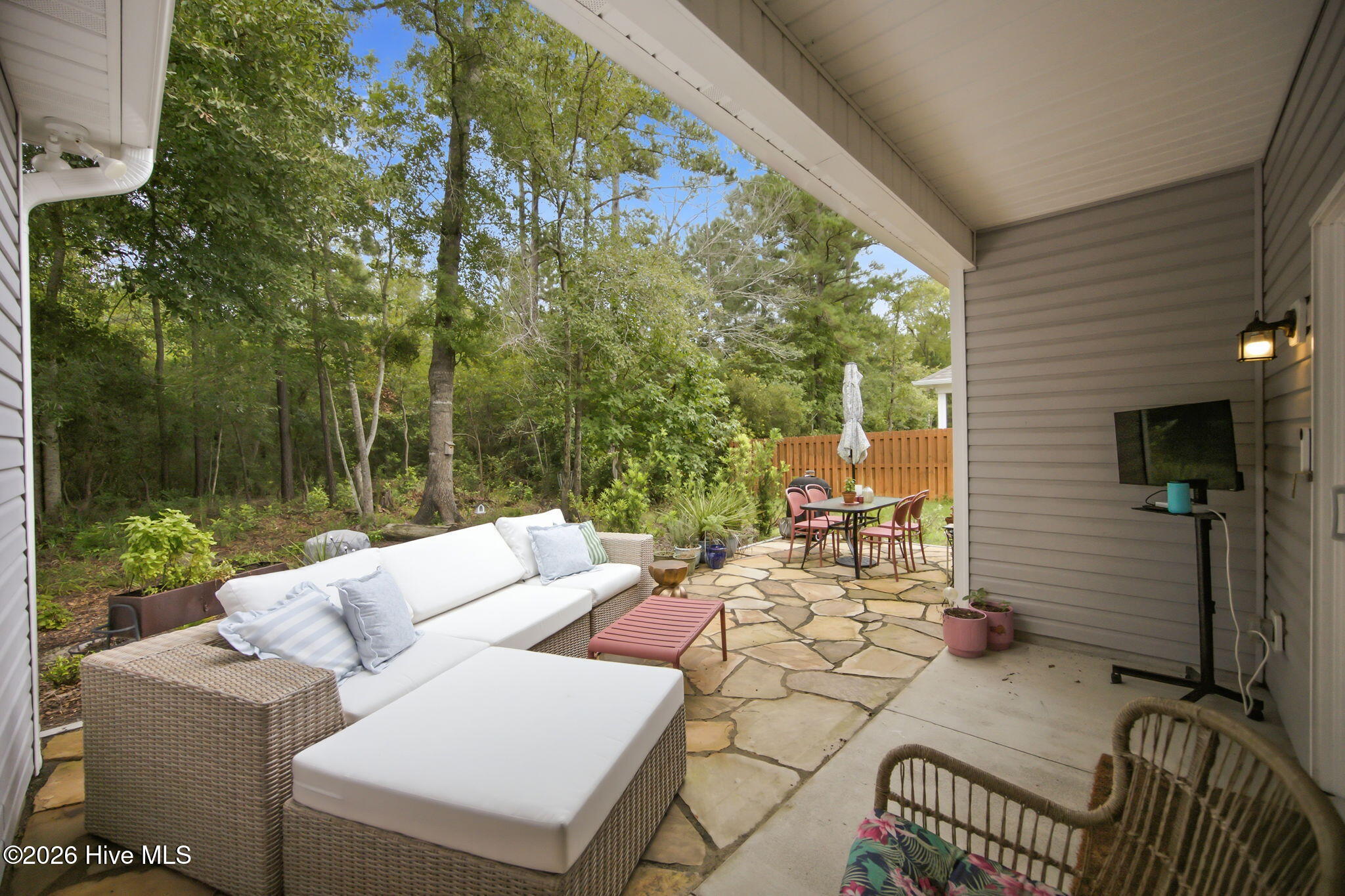 380 Southbend Court NE