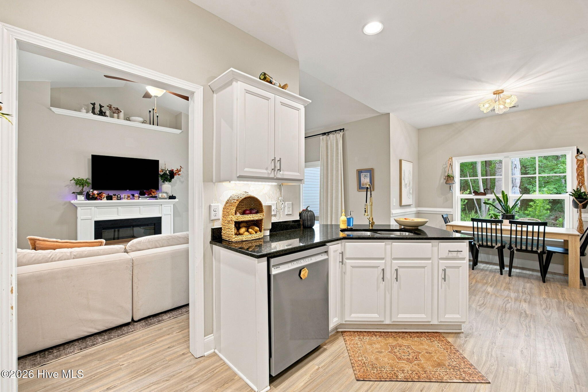 380 Southbend Court NE