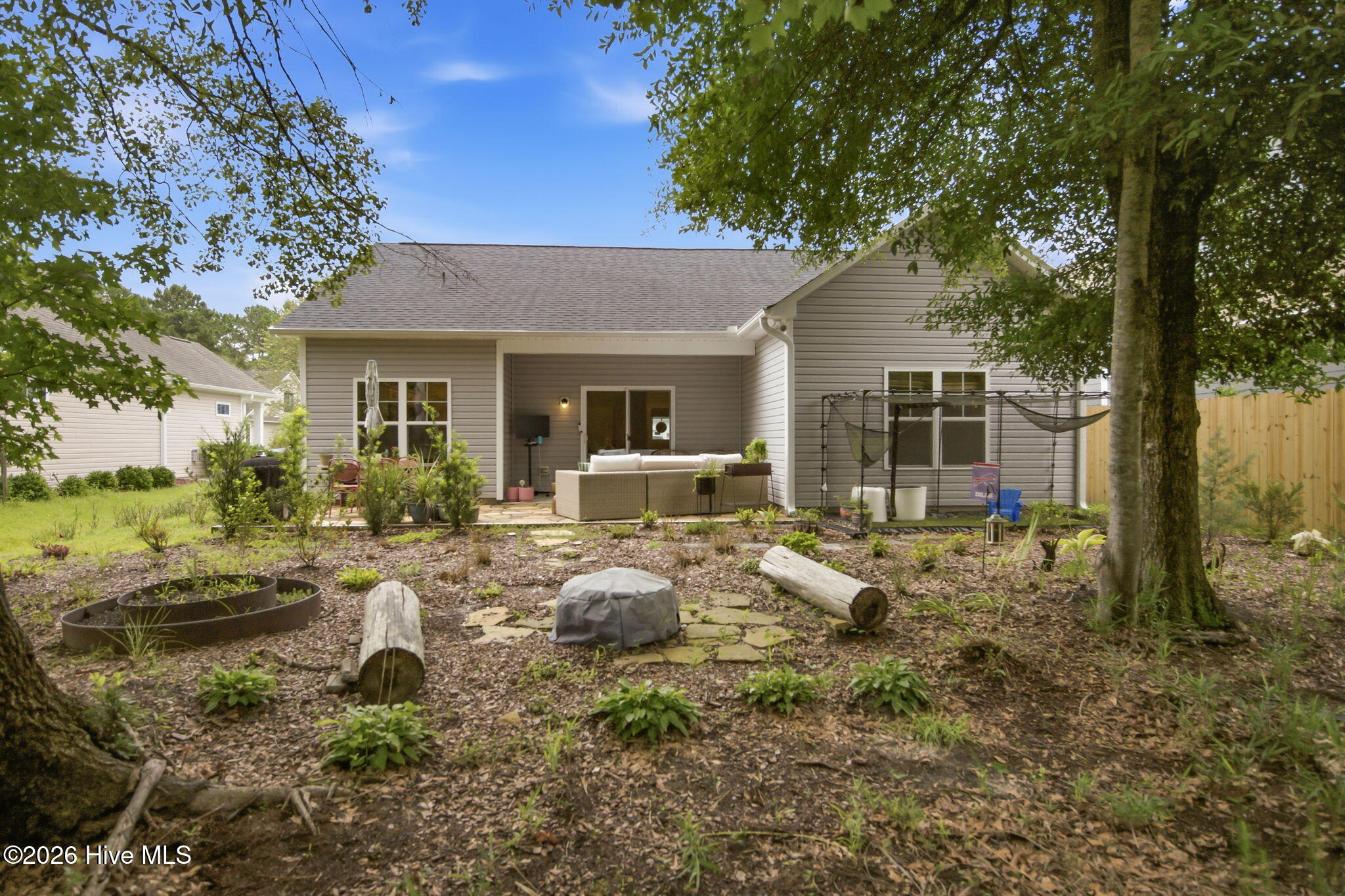 380 Southbend Court NE