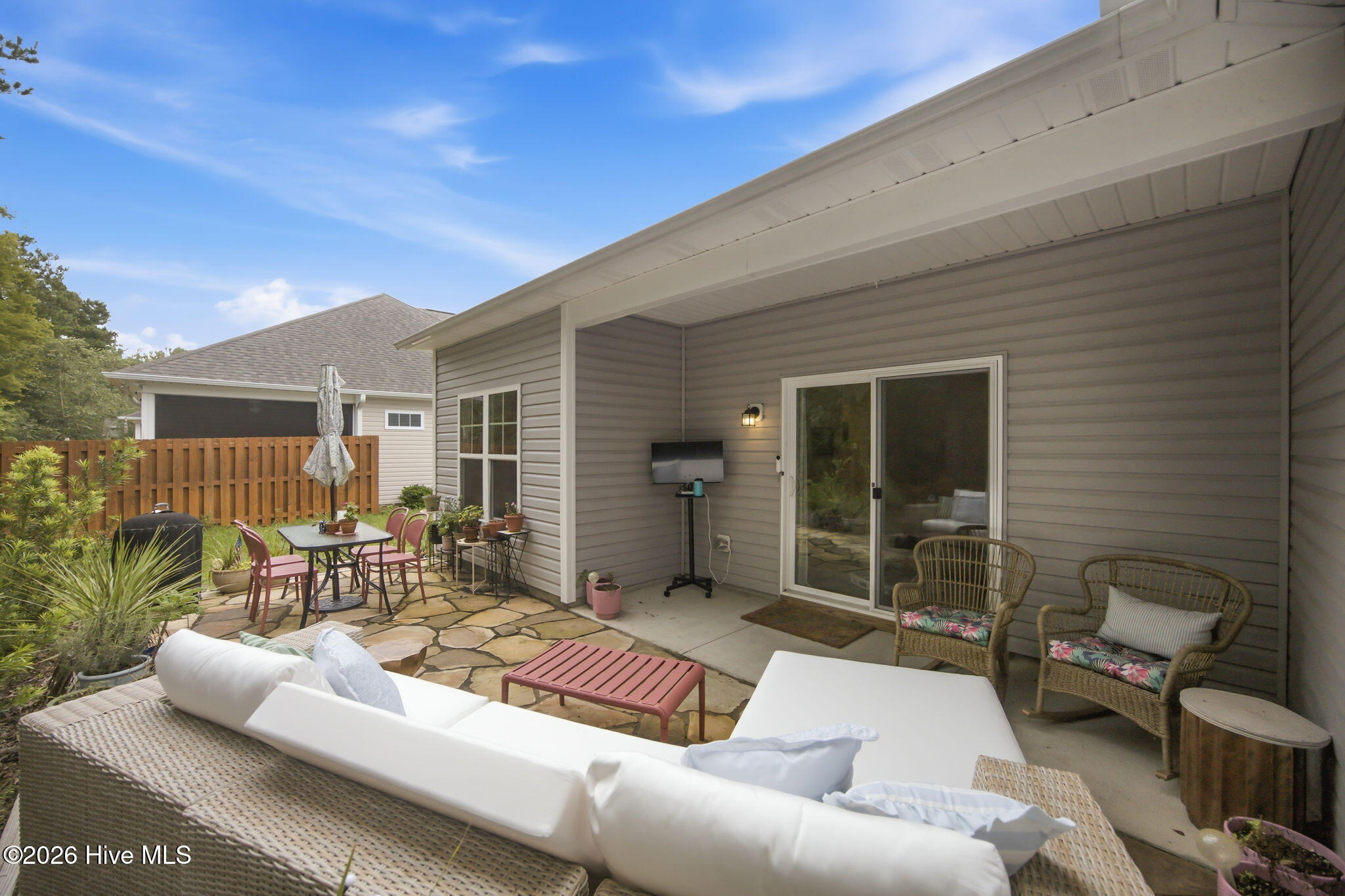 380 Southbend Court NE