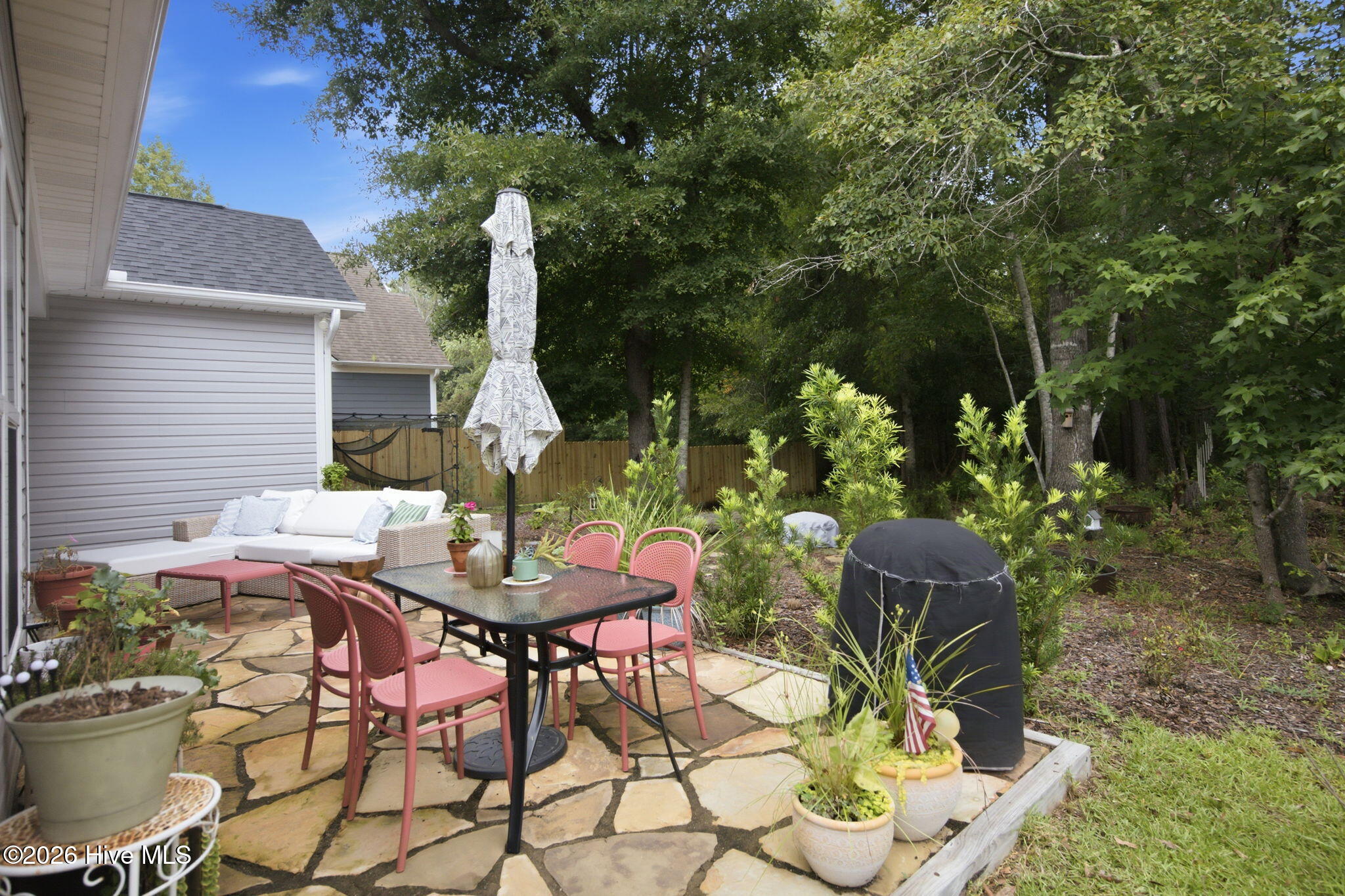 380 Southbend Court NE