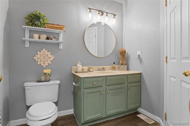 1952 Oakcrest Circle Unit: 5