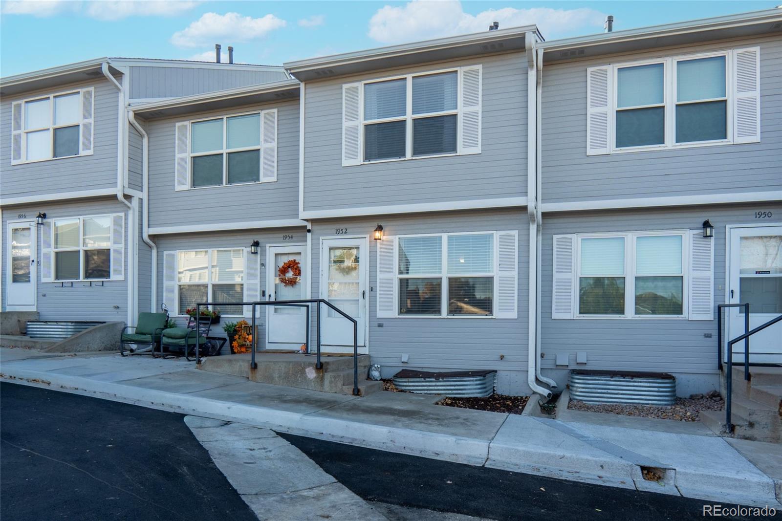 1952 Oakcrest Circle Unit: 5