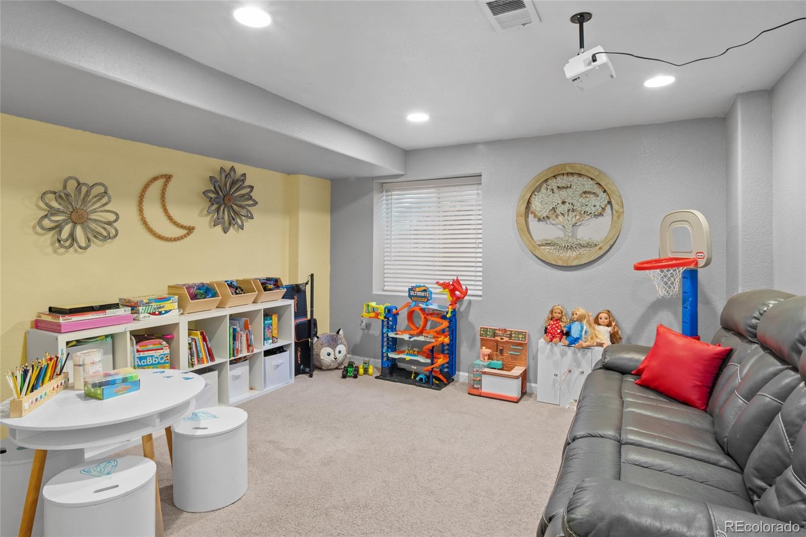 1952 Oakcrest Circle Unit: 5