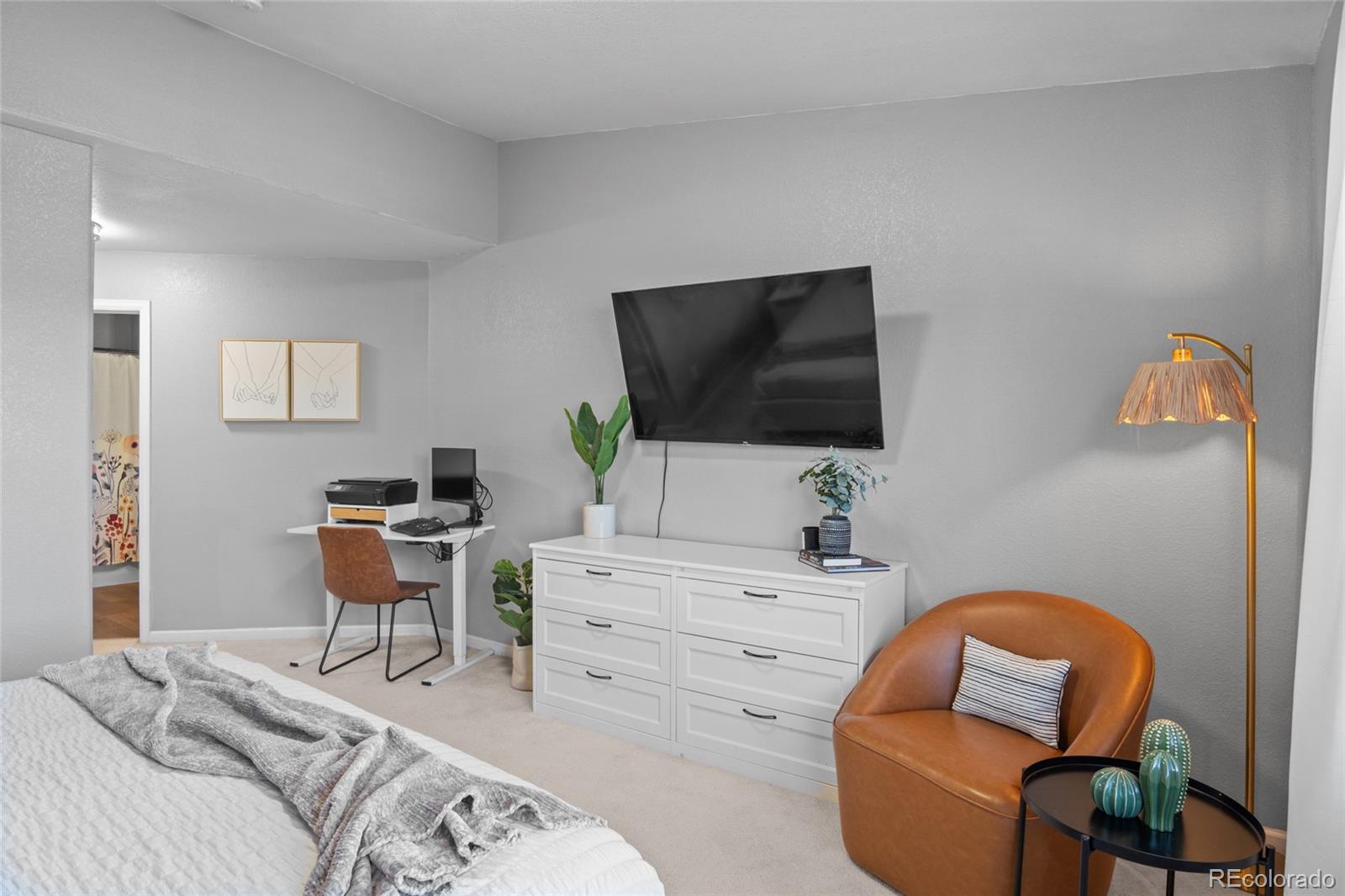 1952 Oakcrest Circle Unit: 5