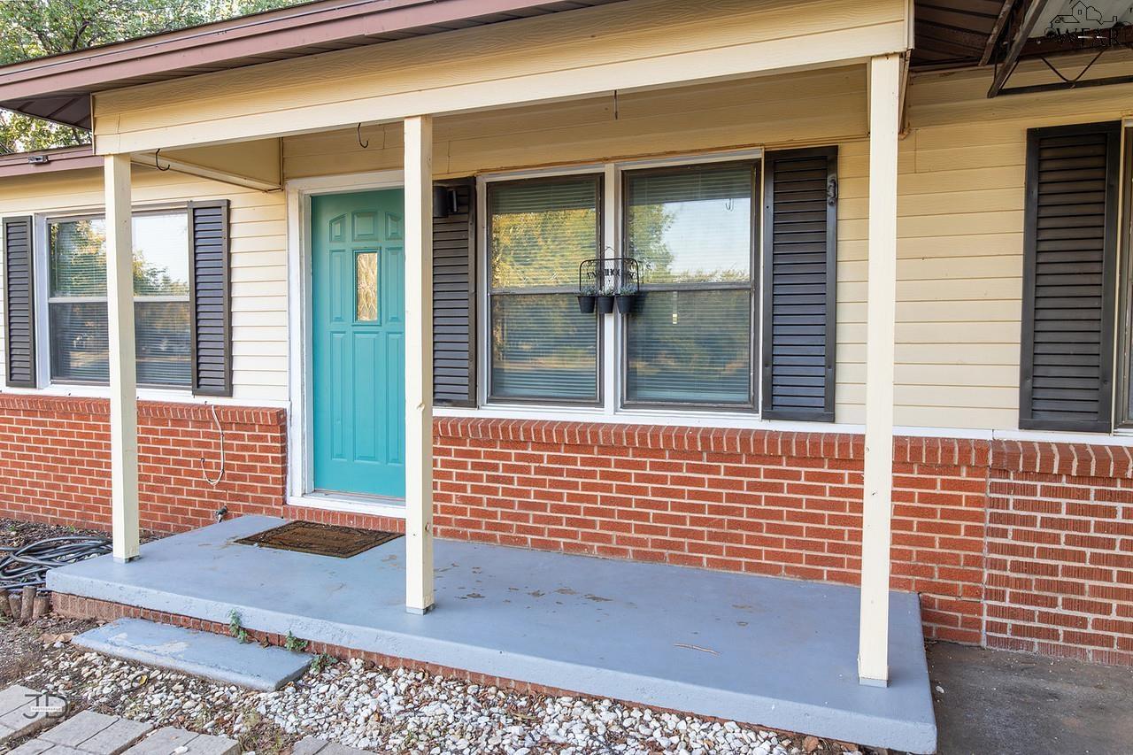1124 SHEPPARD ROAD