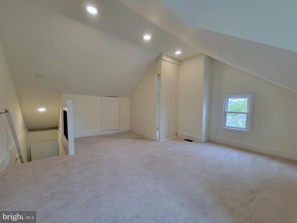 1302 4TH STREET