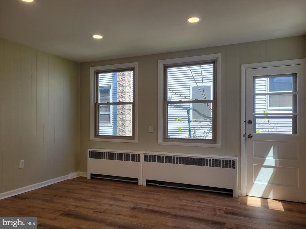 267 W HIGH STREET