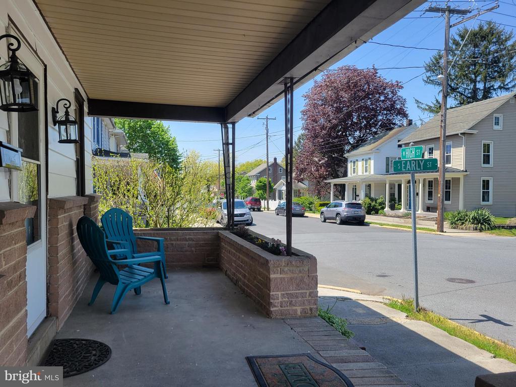 267 W HIGH STREET