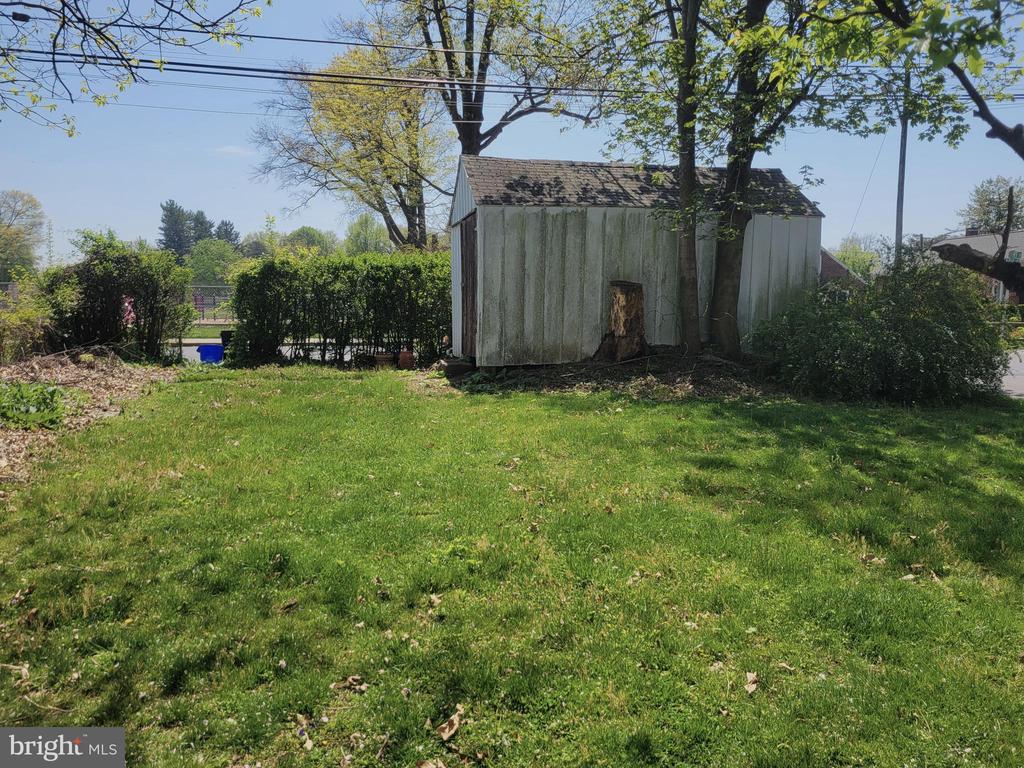267 W HIGH STREET