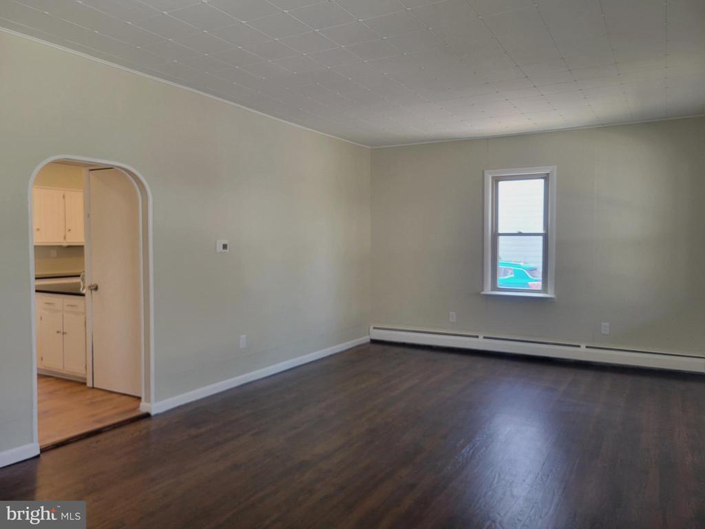267 W HIGH STREET