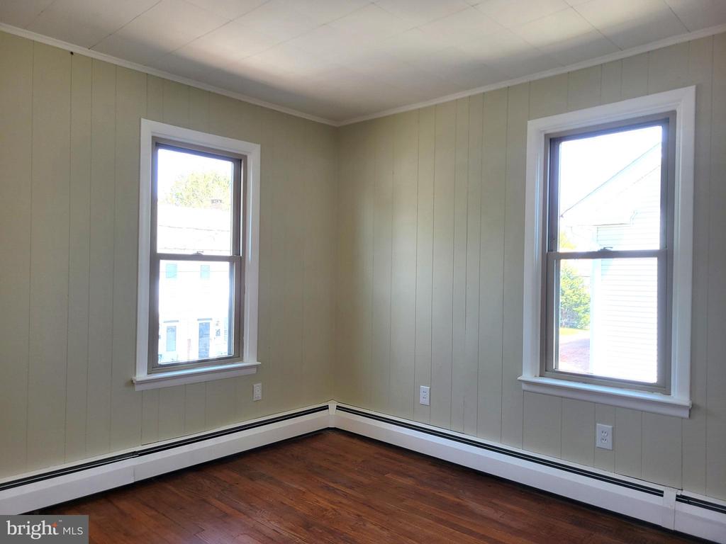 267 W HIGH STREET