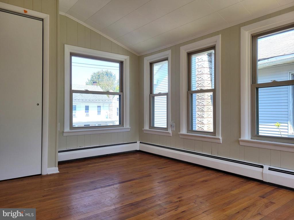 267 W HIGH STREET
