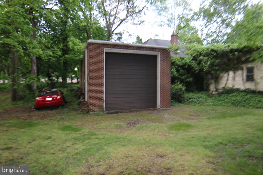 112 N HARRISBURG STREET